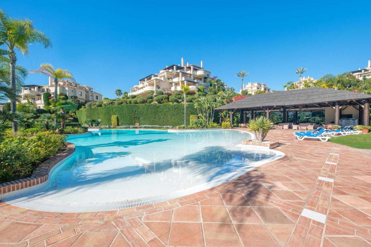 Capanes Del Golf Luxury Apartment Benahavís Exterior photo